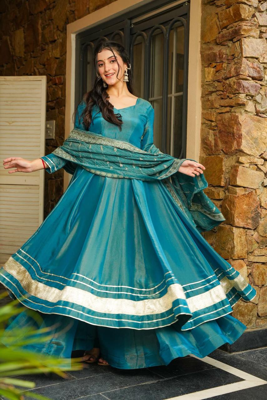 NILANJALI SUIT SET