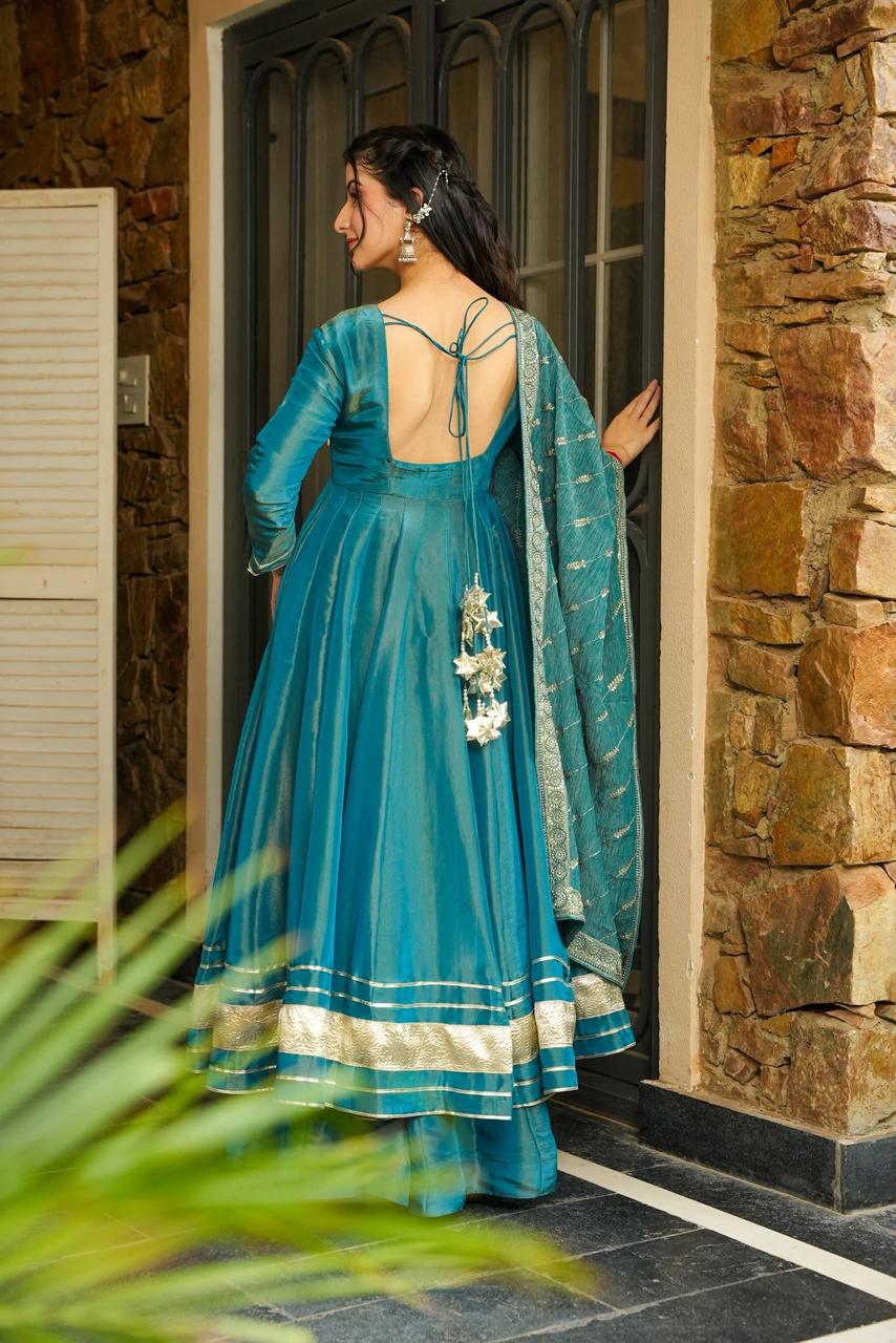 NILANJALI SUIT SET