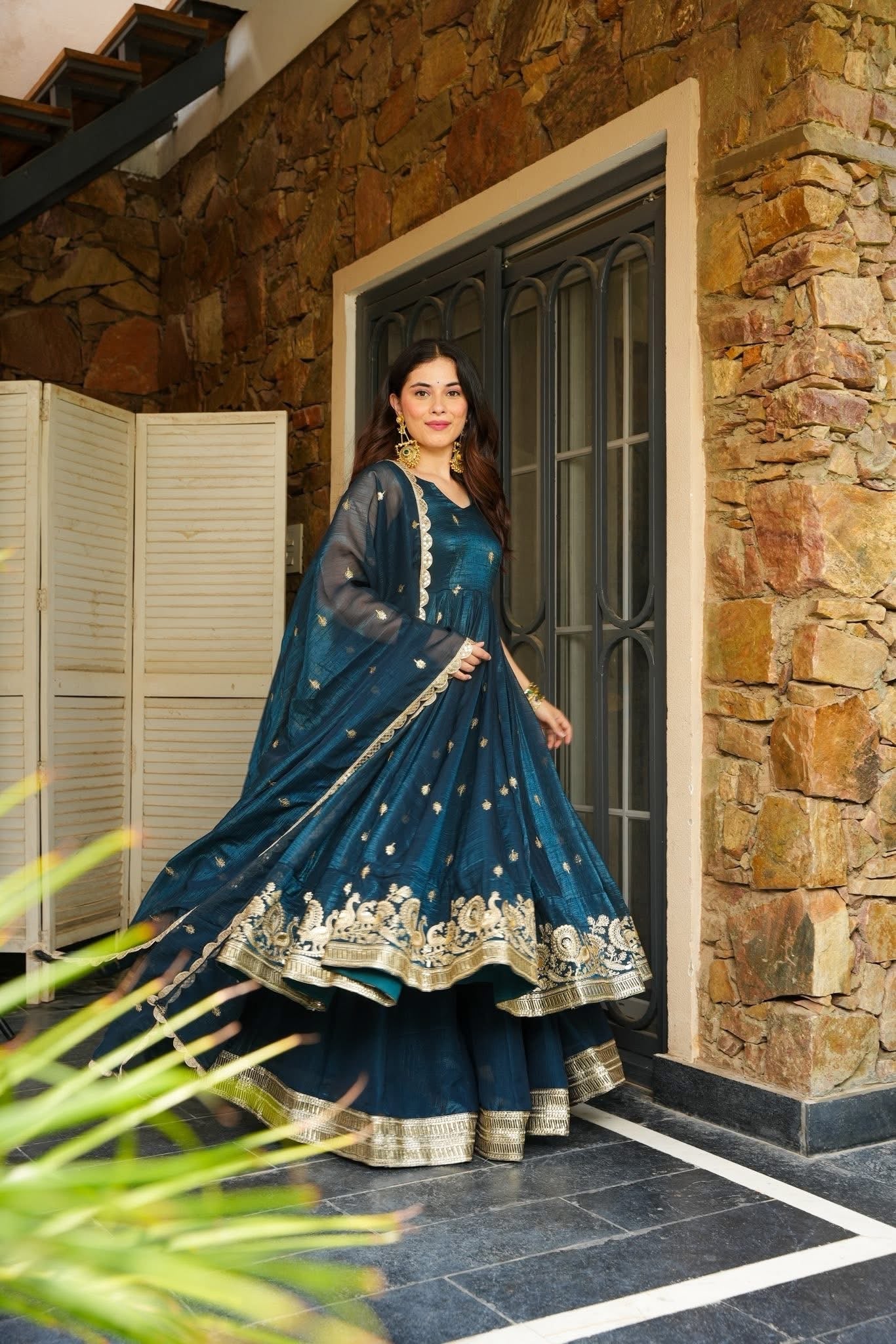 ZARKAAR ORGANZA SHIMMER SUIT SET