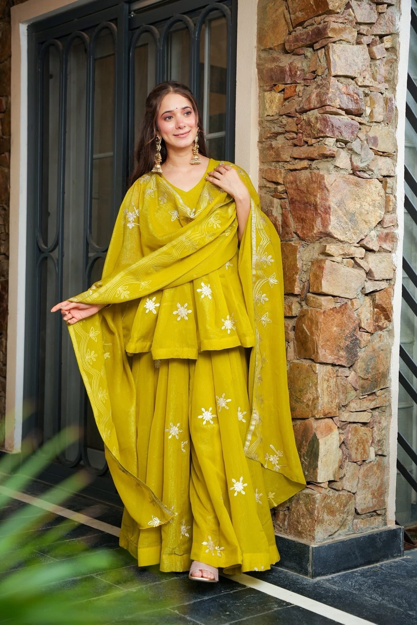SIVARA ORGANZA SHARARA SET