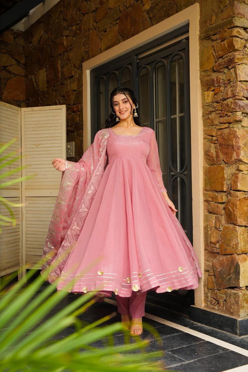 ROSSY RAAH SUIT SET