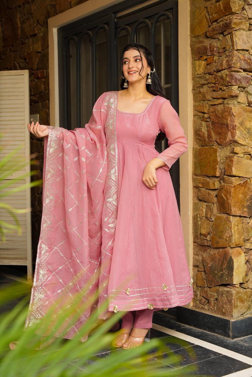 ROSSY RAAH SUIT SET