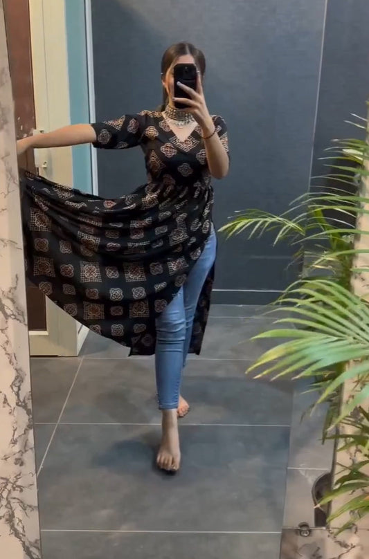 Printed Bandhani Nayra For Womens