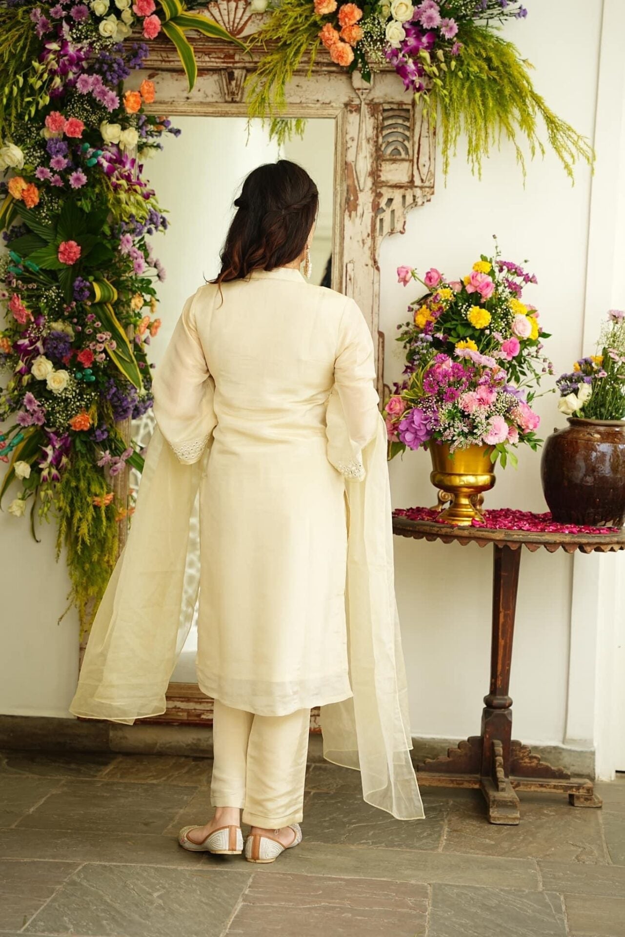 NIMISHA ELEGANT COSMOS SET